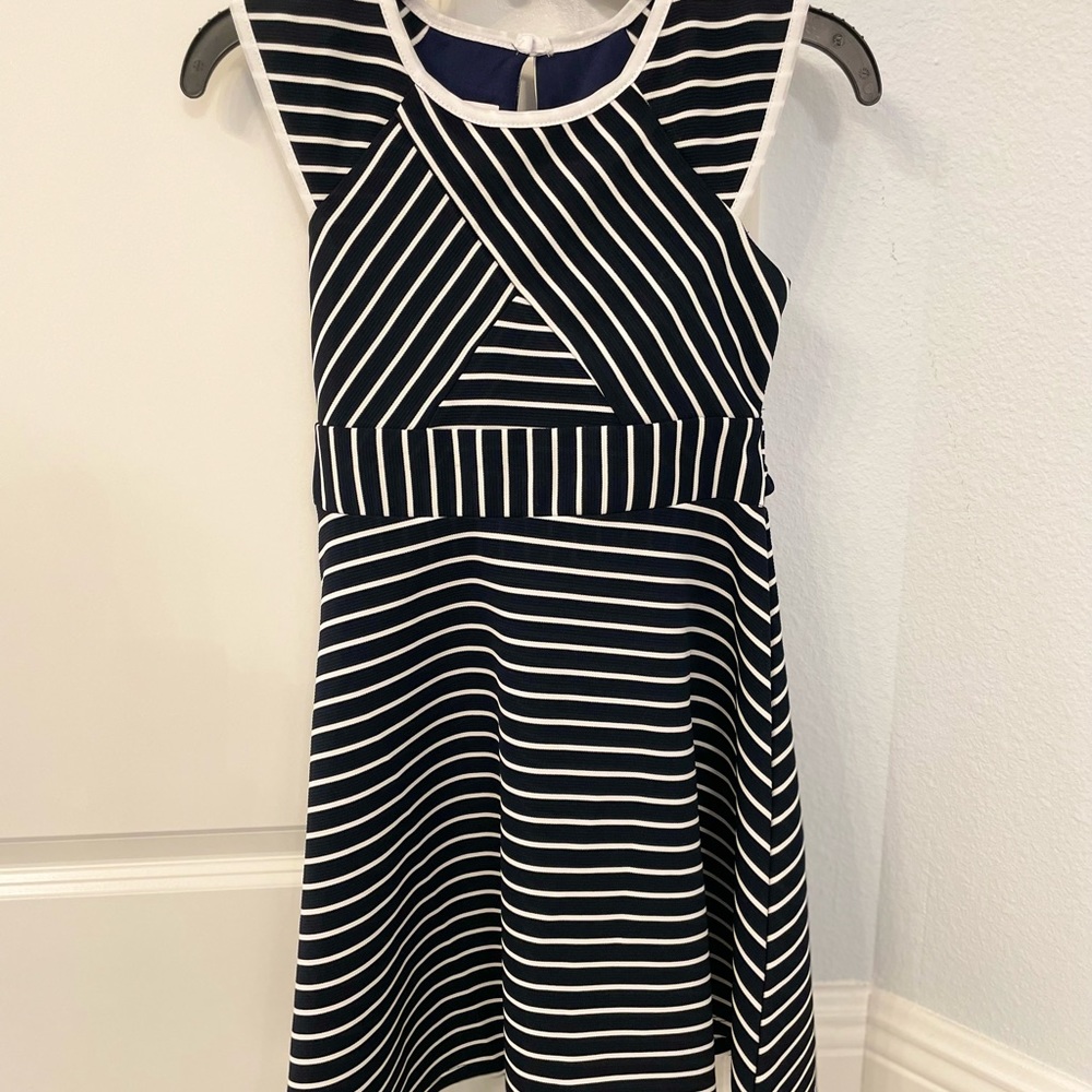 A line dress navy/white. Worn once